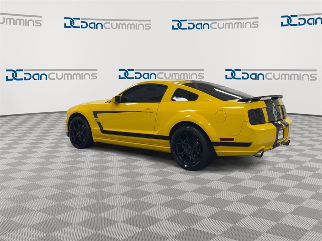 2005 Ford Mustang GT Deluxe