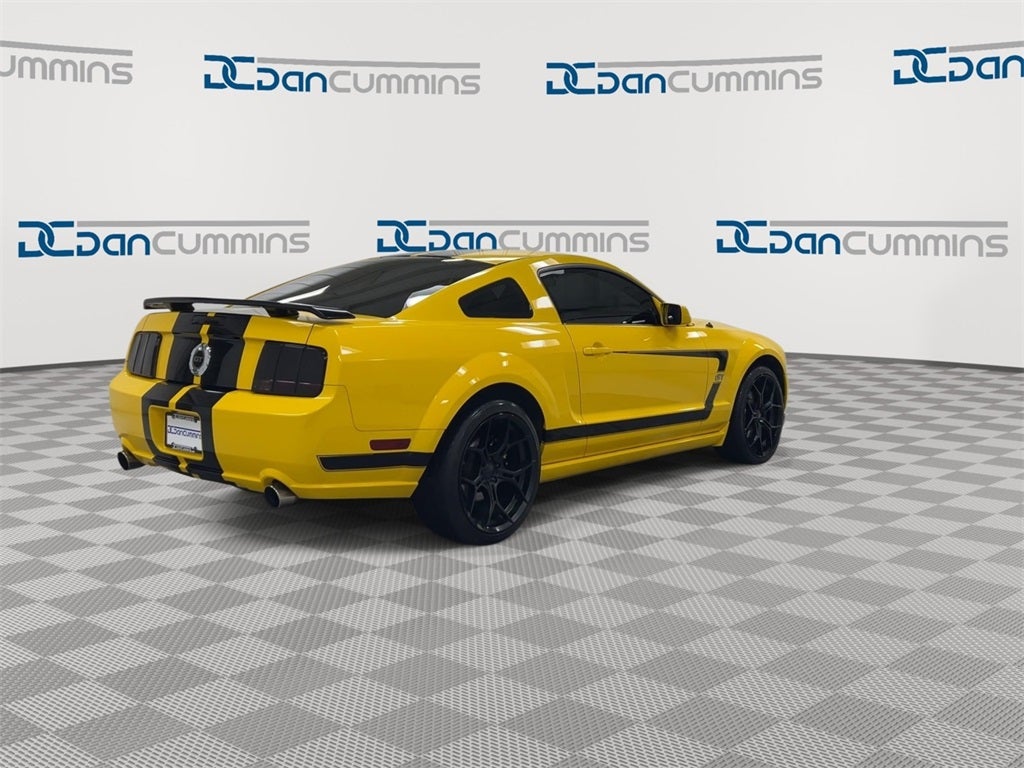 2005 Ford Mustang GT Deluxe