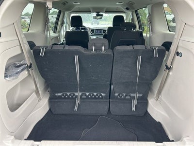 2024 Chrysler Voyager LX