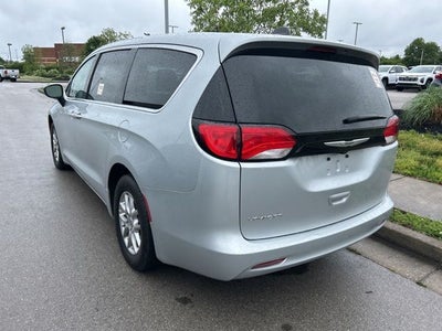 2024 Chrysler Voyager LX