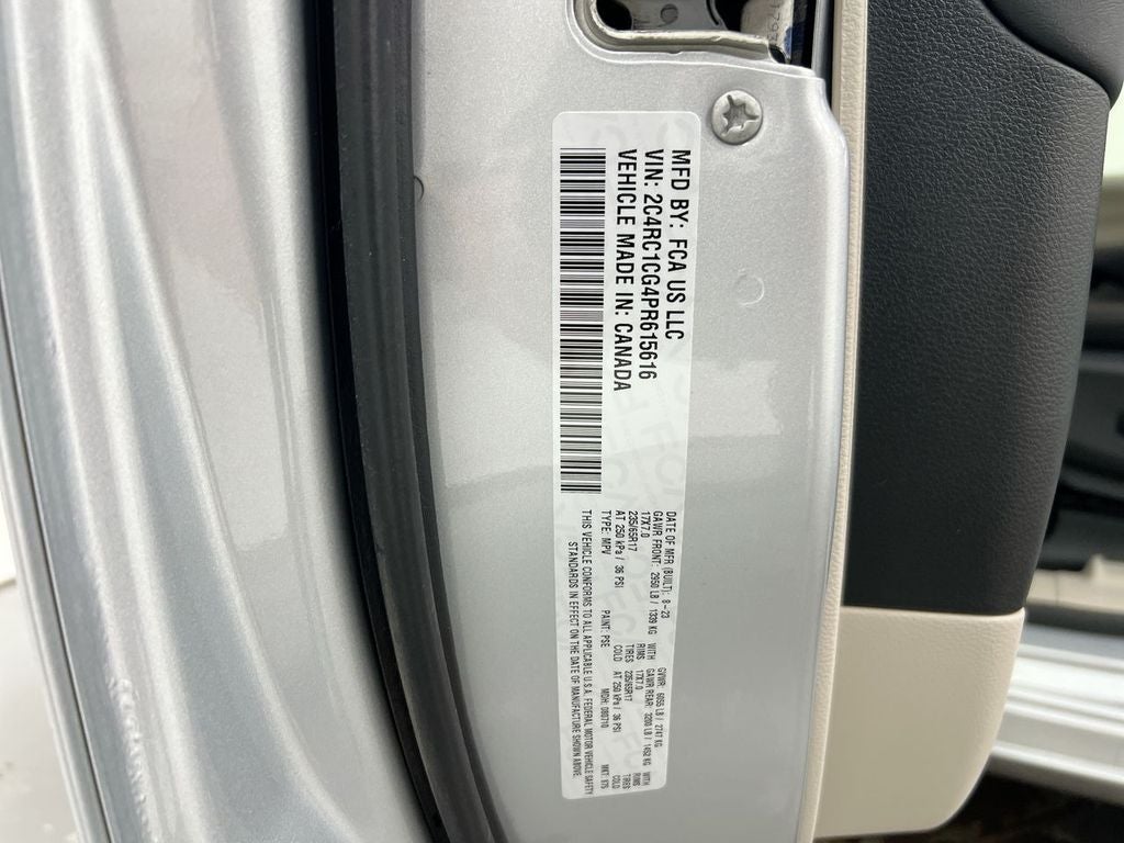 2023 Chrysler Voyager LX