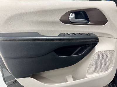 2017 Chrysler Pacifica Touring L Plus