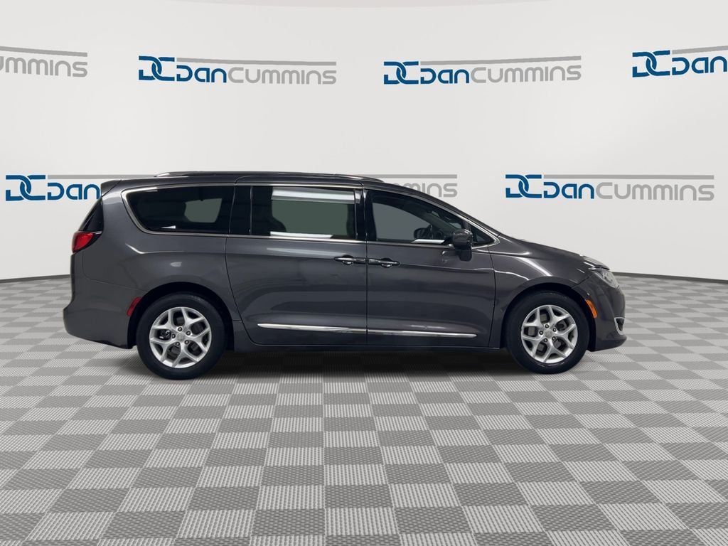 2017 Chrysler Pacifica Touring L Plus