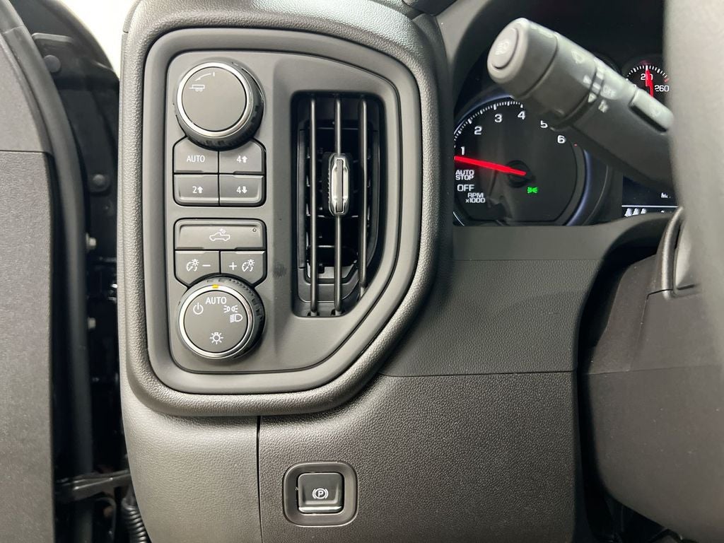 2024 Chevrolet Silverado 1500 Custom Trail Boss