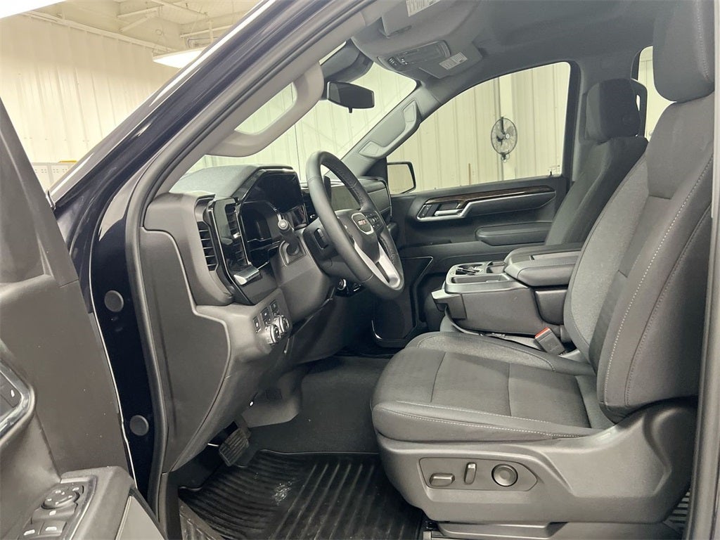 2025 GMC Sierra 1500 SLE