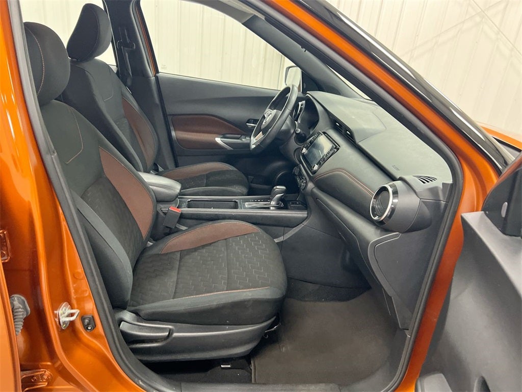 2021 Nissan Kicks SR