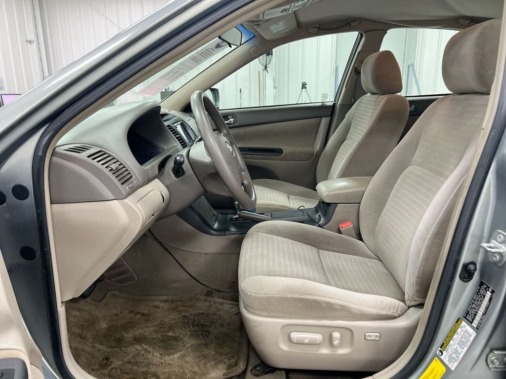 2005 Toyota Camry LE