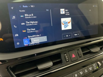 2025 Lexus ES 300h Ultra Luxury