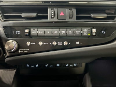 2025 Lexus ES 300h Ultra Luxury