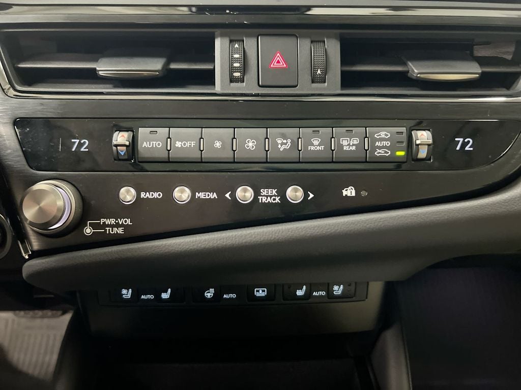 2025 Lexus ES 300h Ultra Luxury