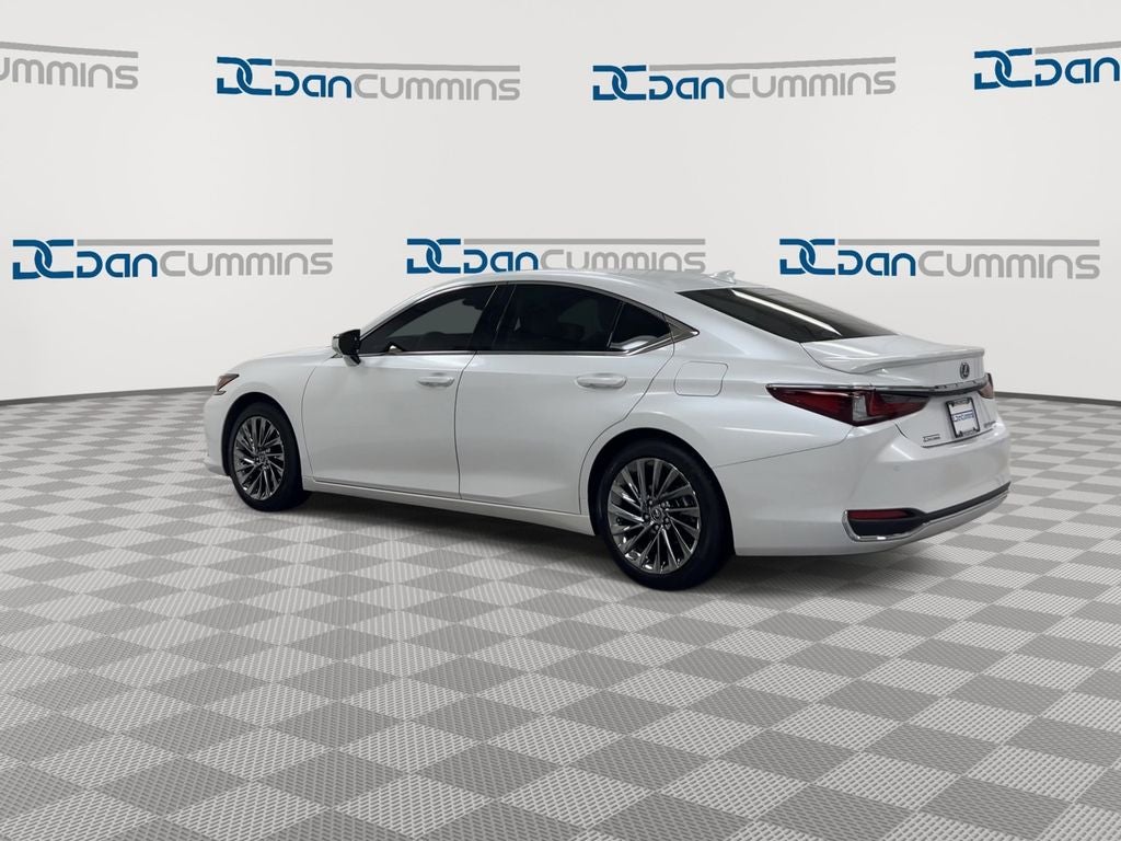 2025 Lexus ES 300h Ultra Luxury