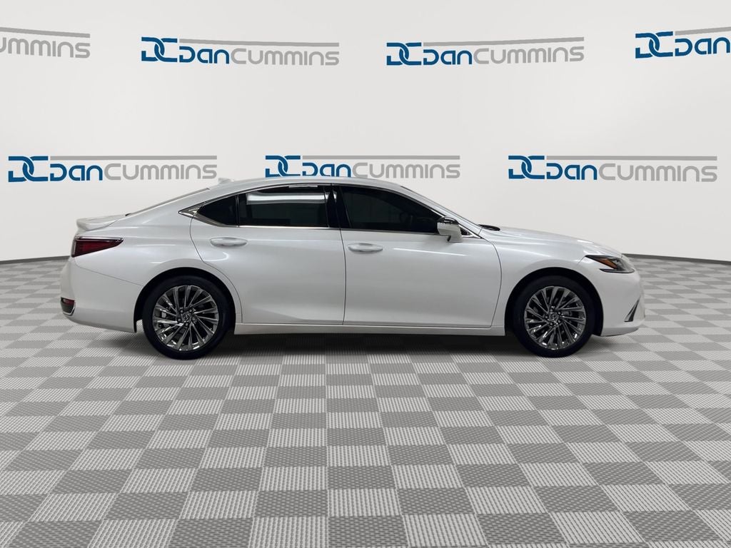 2025 Lexus ES 300h Ultra Luxury