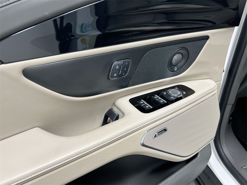 2025 Lincoln Nautilus Reserve