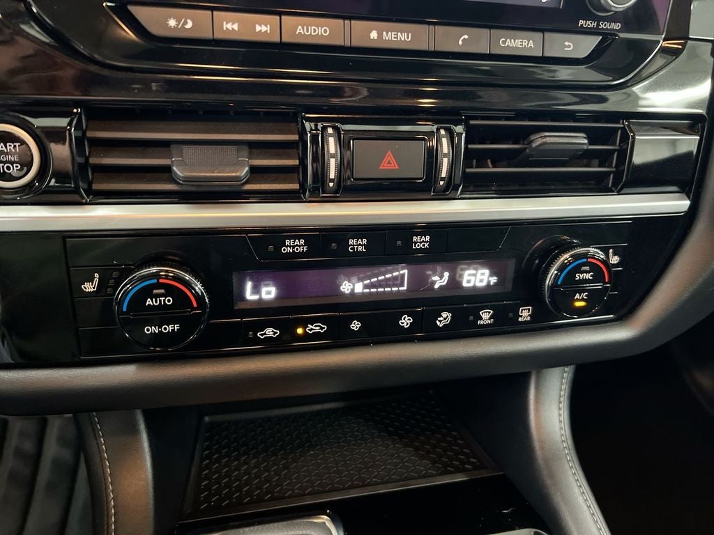 2023 Nissan Pathfinder SV
