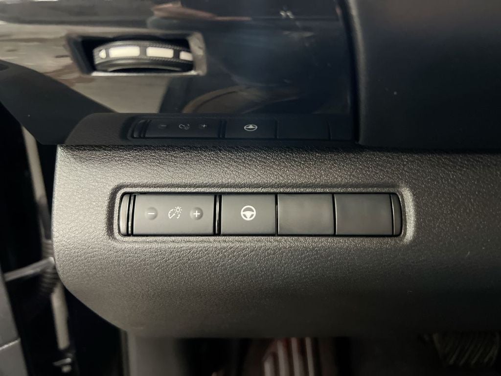 2023 Nissan Pathfinder SV