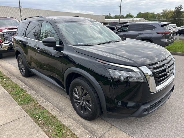 2023 Nissan Pathfinder SV