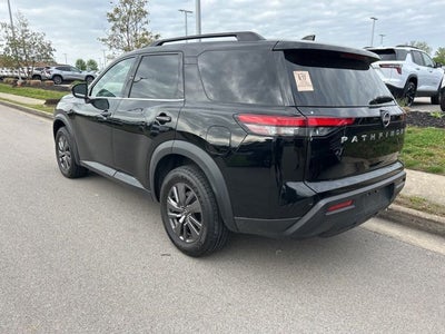 2023 Nissan Pathfinder SV