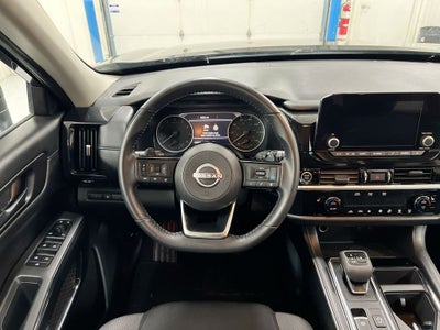 2023 Nissan Pathfinder SV