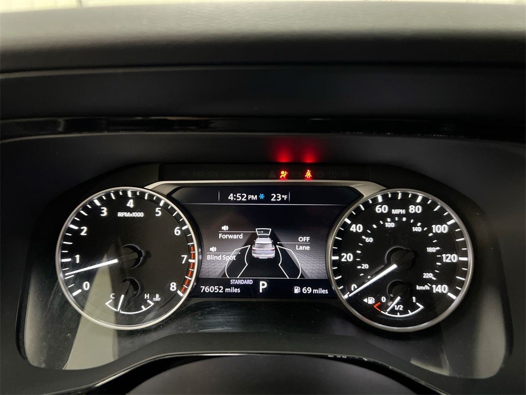 2022 Nissan Pathfinder SV