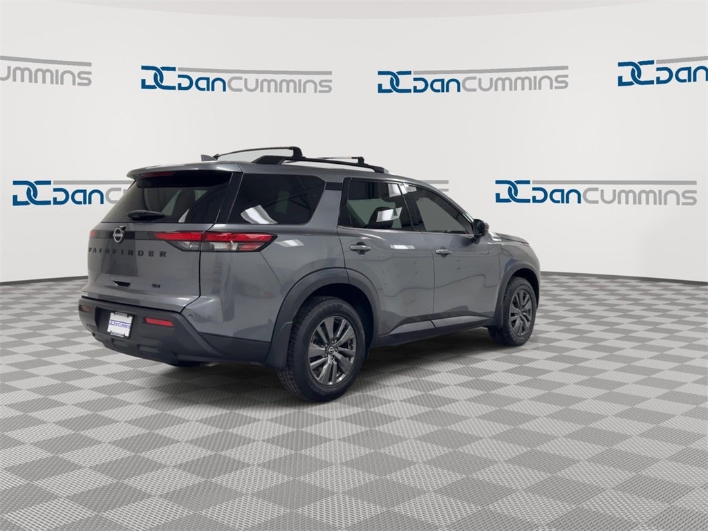 2022 Nissan Pathfinder SV
