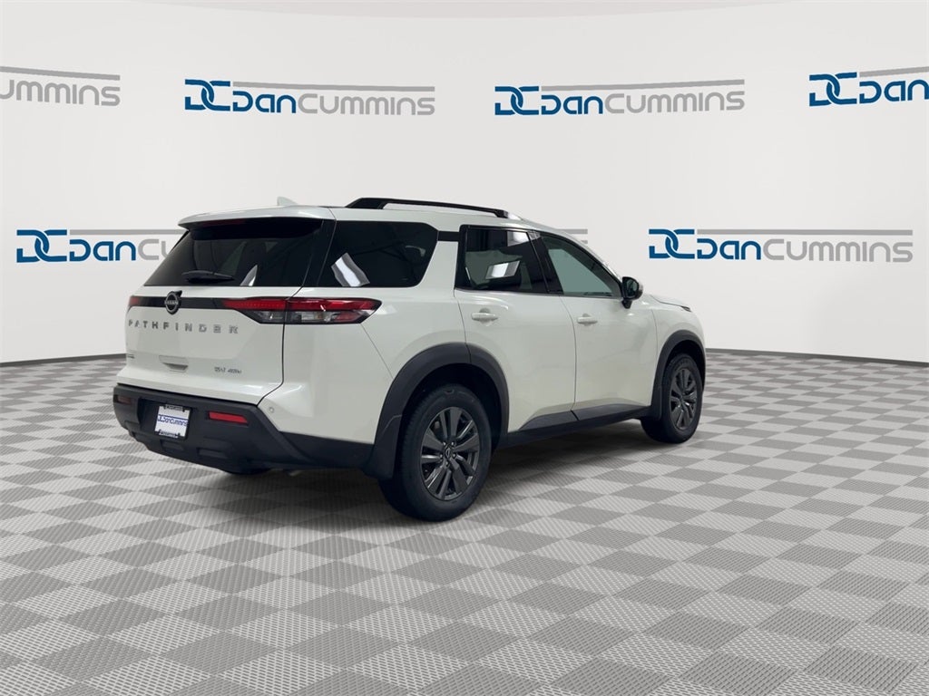 2024 Nissan Pathfinder SV