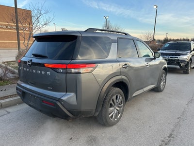 2025 Nissan Pathfinder SV