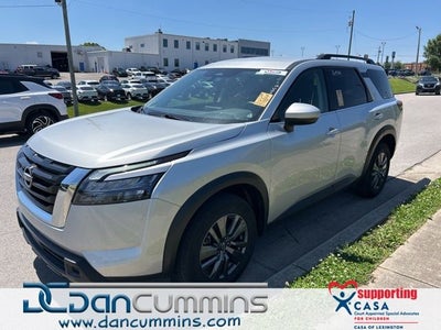 2025 Nissan Pathfinder SV