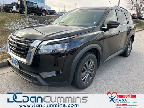 2025 Nissan Pathfinder SV