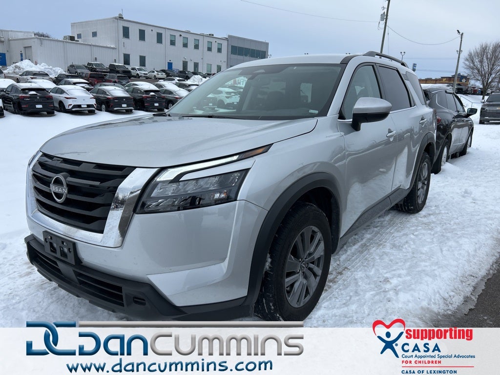 2025 Nissan Pathfinder SV