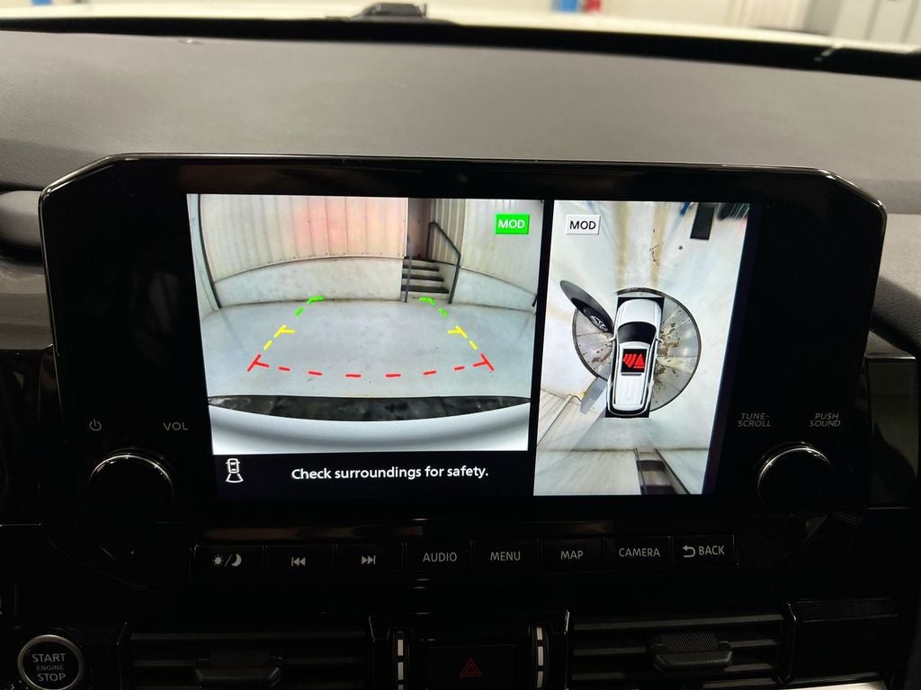 2023 Nissan Pathfinder SL