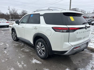 2023 Nissan Pathfinder SL