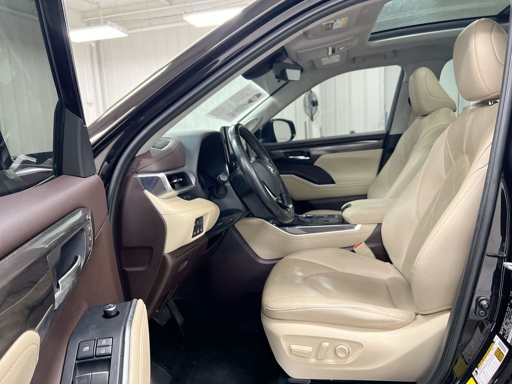 2020 Toyota Highlander Platinum