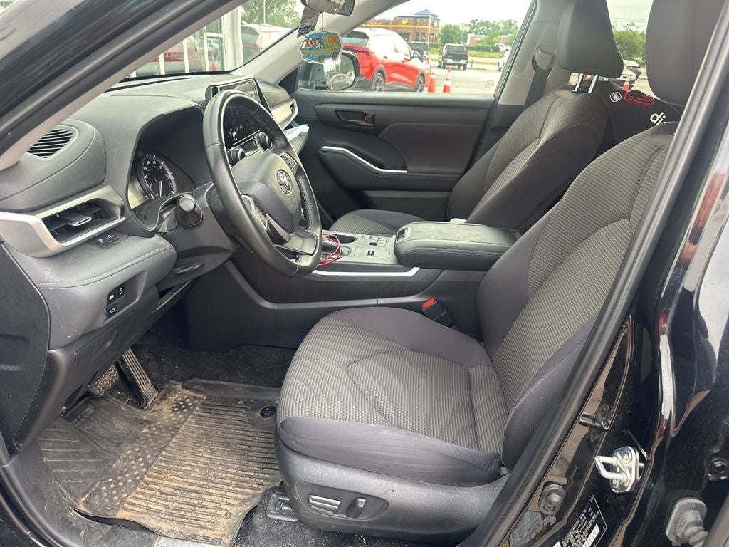2024 Toyota Highlander LE