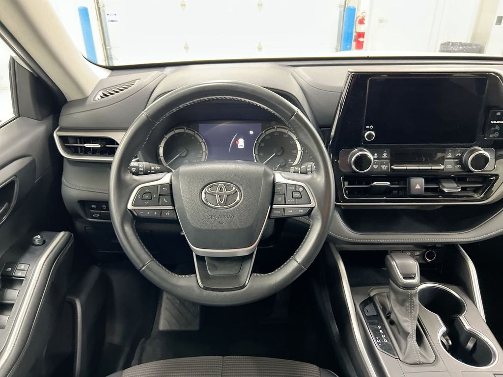 2024 Toyota Highlander LE