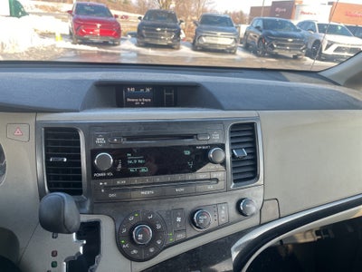 2011 Toyota Sienna LE