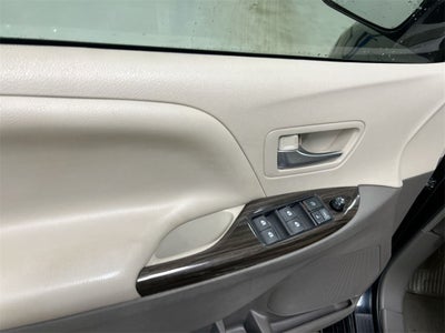 2016 Toyota Sienna XLE