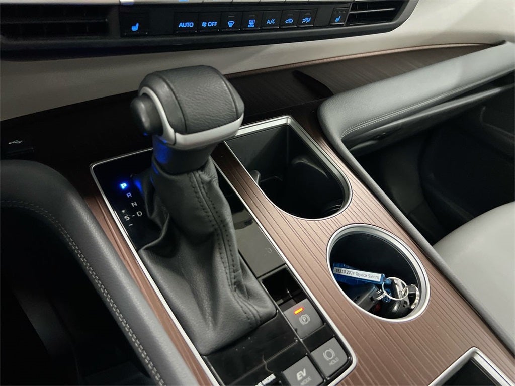 2024 Toyota Sienna XLE