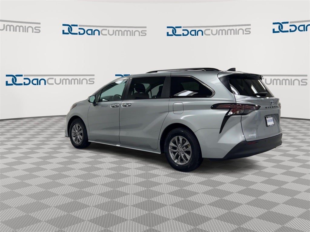 2024 Toyota Sienna XLE