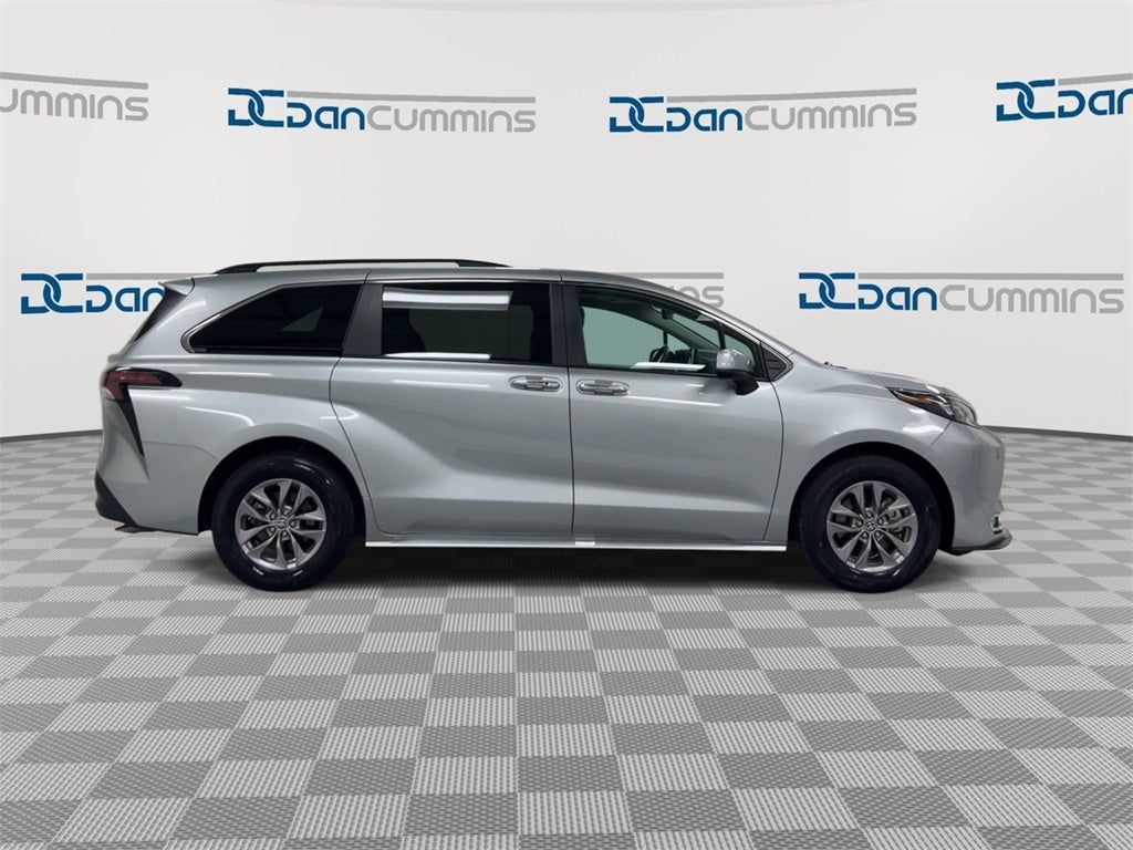 2024 Toyota Sienna XLE