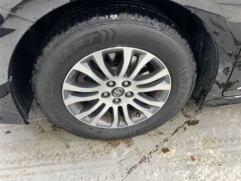 2018 Toyota Sienna XLE