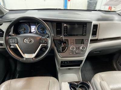 2019 Toyota Sienna XLE