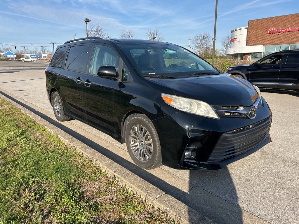 2019 Toyota Sienna XLE
