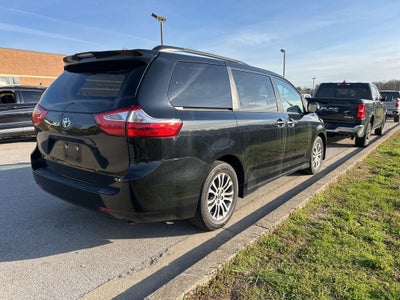 2019 Toyota Sienna XLE