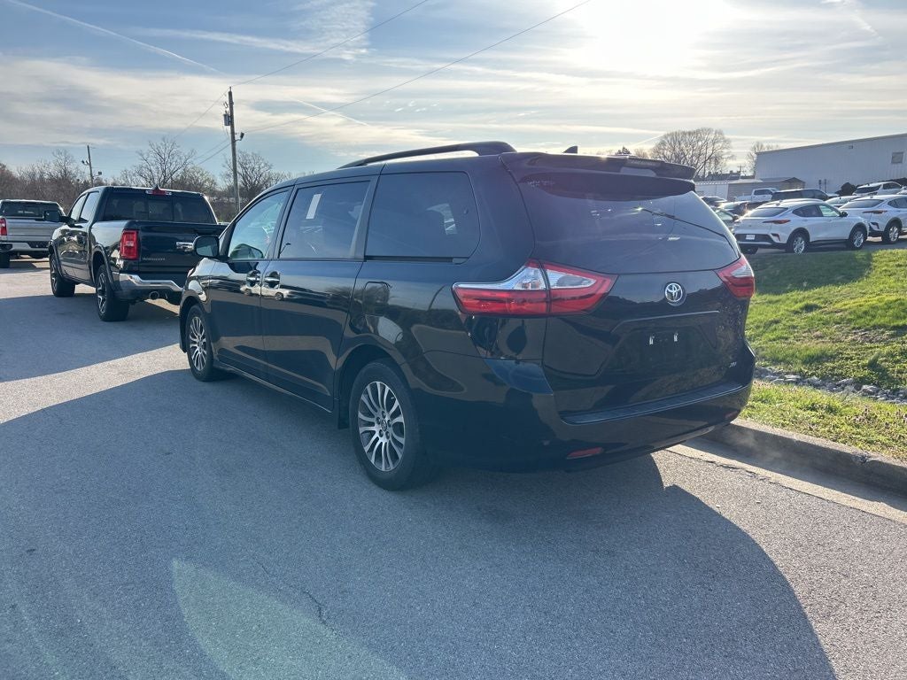 2019 Toyota Sienna XLE