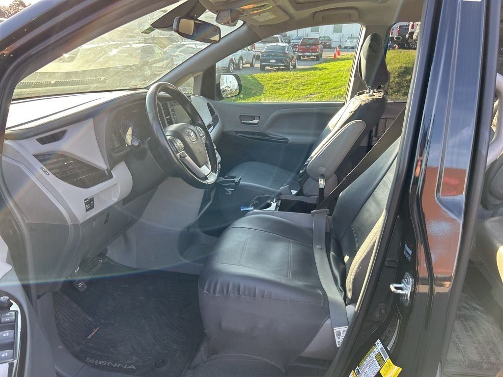 2019 Toyota Sienna XLE