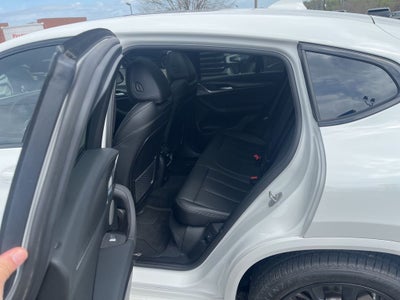 2025 BMW X4 xDrive30i