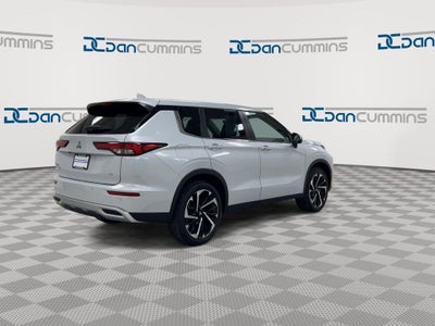 2023 Mitsubishi Outlander SE