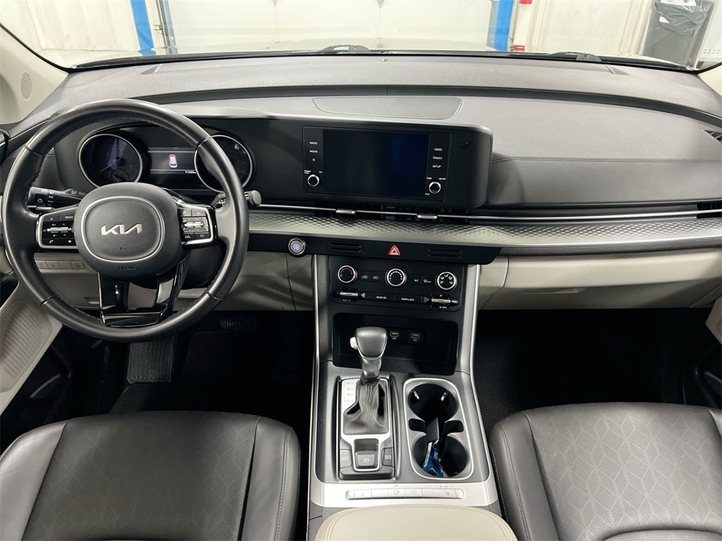 2024 Kia Carnival LX