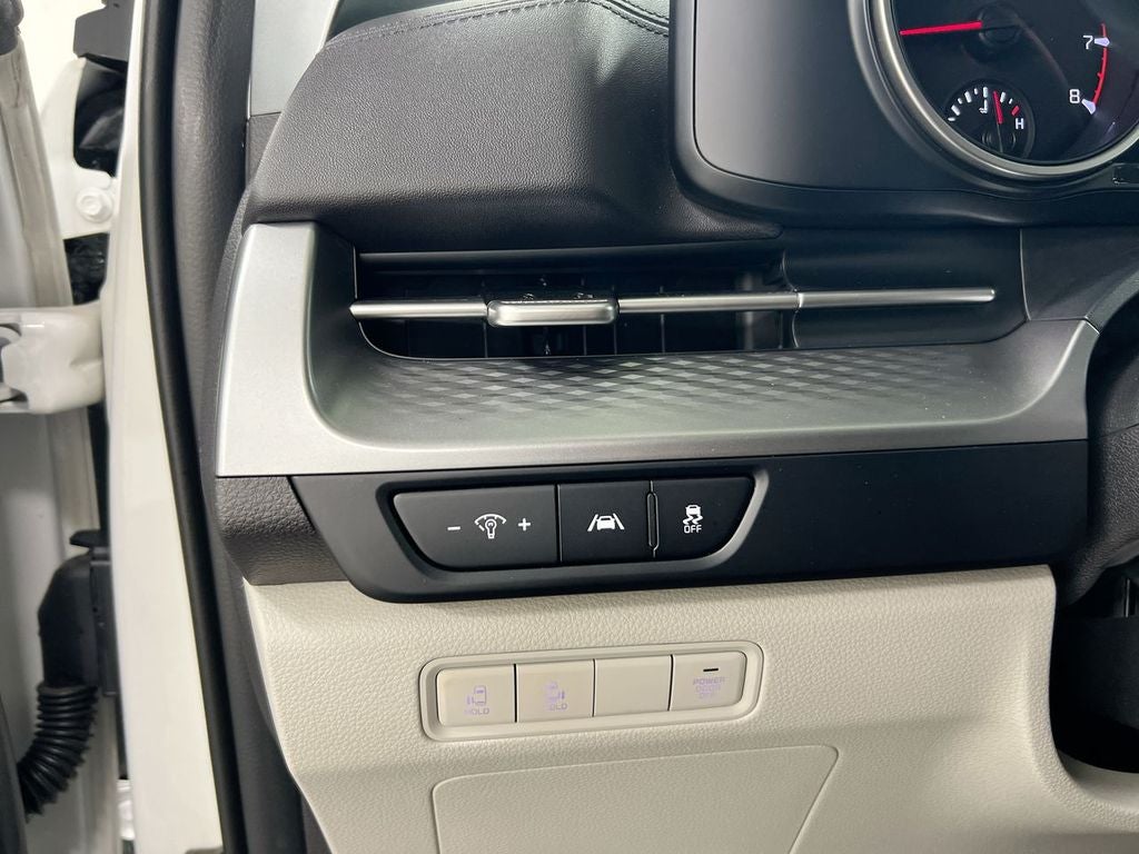 2023 Kia Carnival LX