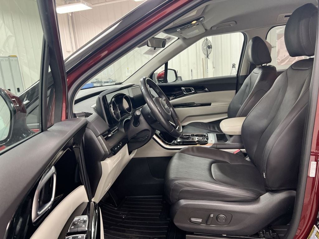 2024 Kia Carnival EX